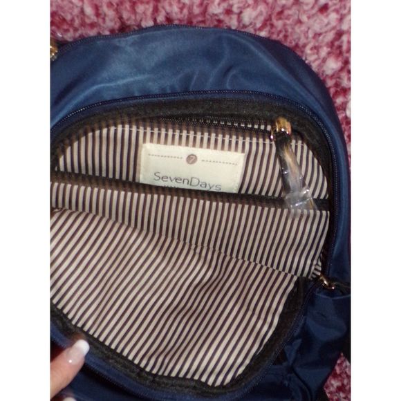 Seven Days back pack - Picture 3 of 3